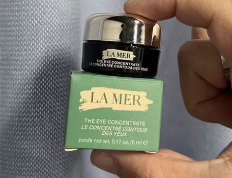 海蓝之谜眼霜5ml小样，因日期到2023年...