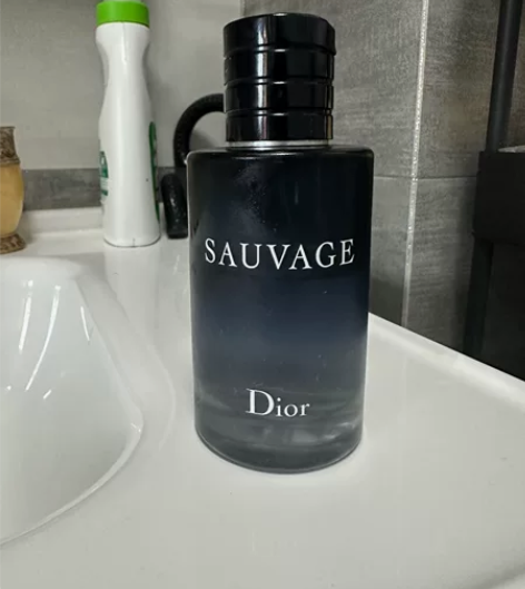 迪奥旷野100毫升，余粮如图还有一半多将近...