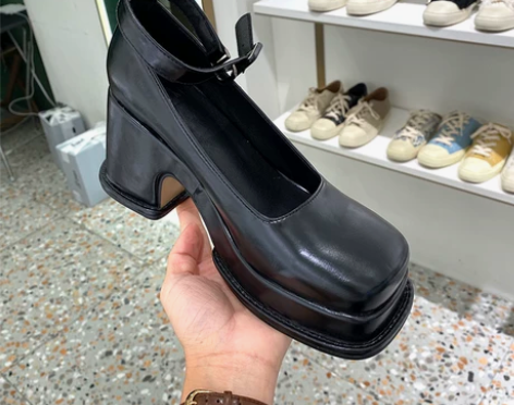 复古玛丽珍高跟鞋子个性刺绣花朵拼色一字扣带...