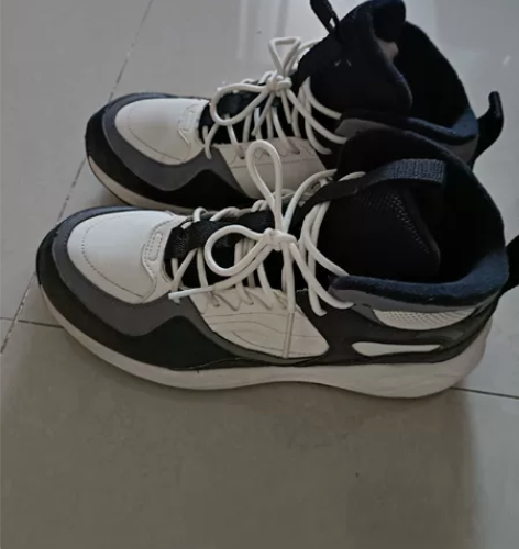 安踏，男鞋，42.5，9.5成新。 感兴趣...