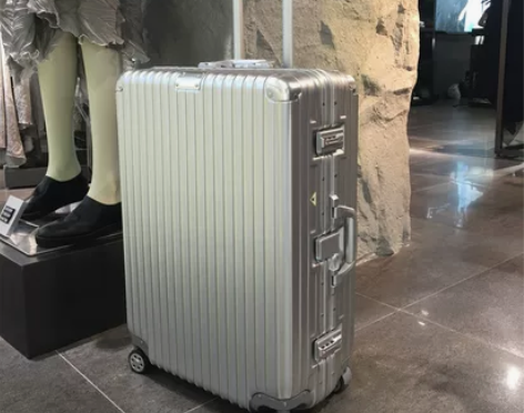 铝框拉杆箱万向轮，密码出国旅行箱28寸，，...