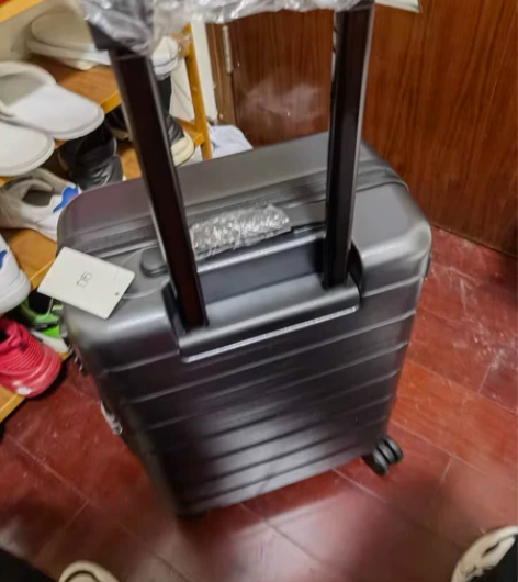 【全新未拆封】小米90分行李箱 PC旅行箱...