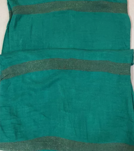 湖蓝围脖式围巾，手感舒适，看上拍走[憨笑]...