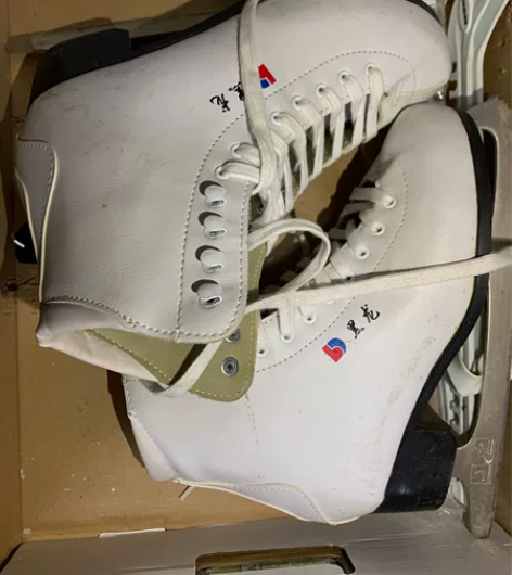 黑龙花样滑冰冰鞋，白色，42号， 冬季前两...