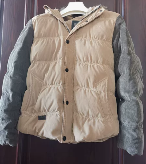 menswill男士卡其色羽绒服，里面还加...