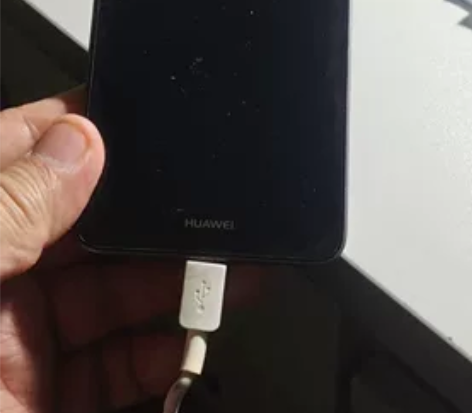 华为荣耀6手机2G加16G 家里老人自用，功能完好，屏幕有一...