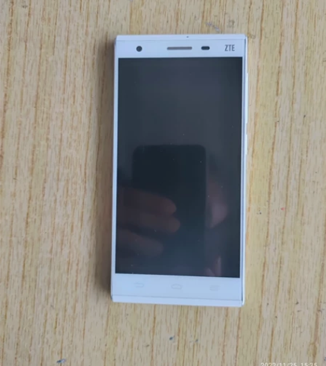 中兴手机,型号g720t,老年人以前用的手...