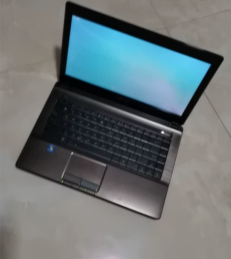 华硕k43tk 6加500g机械盘。外观...