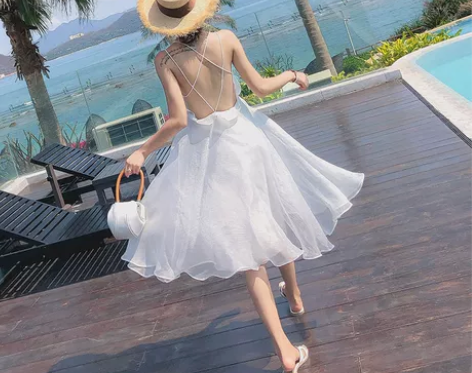 白色一字肩连衣裙女夏露背海边度假裙韩国超仙...