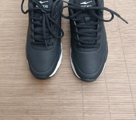 二手鸿星尔克37码，女士运动鞋 鞋子保证正...