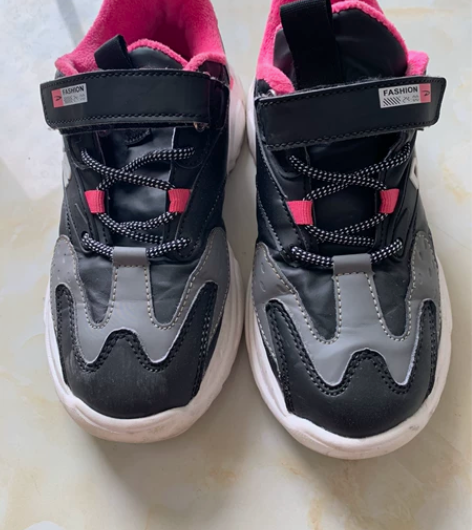 德尔惠女大童运动鞋加绒加厚 感兴趣的话点“...