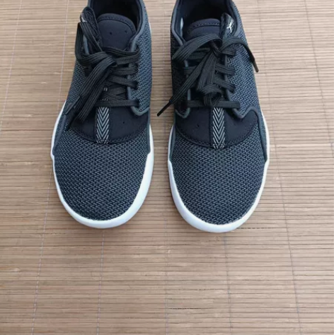 二手耐克35.5码，大童运动鞋 鞋子保证正...