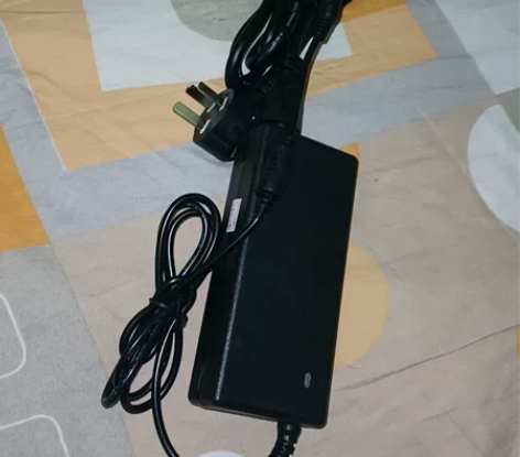 联想电脑电源线，九成新，有需要请下单，包邮...