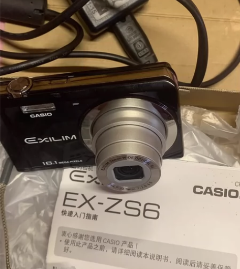 卡西欧EX-ZS6 一千多像素 可以放大十...