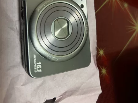 索尼数码相机，有的东西全部在这，电池没电了...