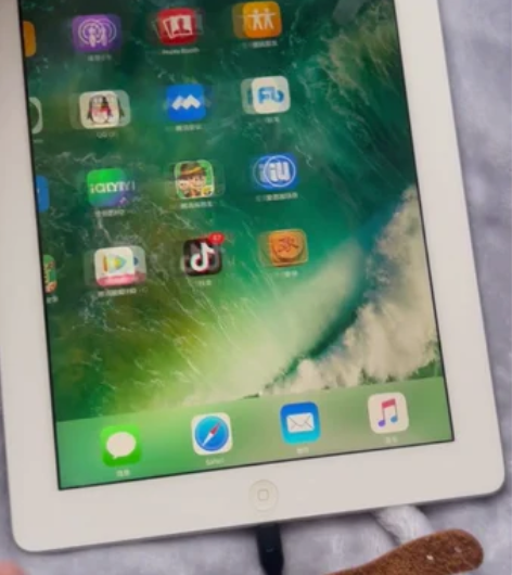 个人苹果平板4代屏幕7.9寸、孩子上网课追...