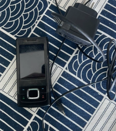 诺基亚 手能亮 不显示收藏用 感兴趣的话点...