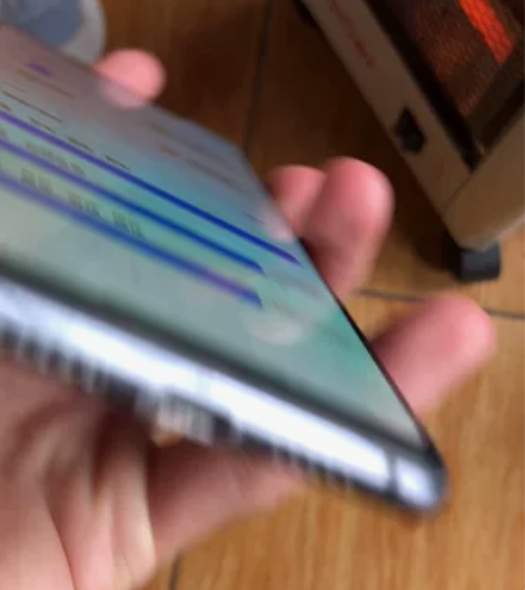 小米8SE 664GB版本，后盖碎了点，屏...