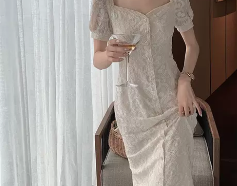 2020法式小众刺绣蕾丝花边连衣裙女夏收腰...