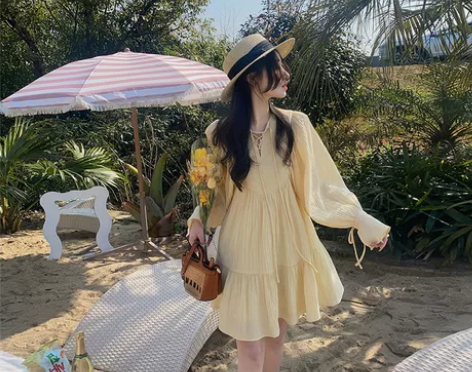 梅子熟了度假连衣裙小众设计高腰蛋糕裙摆a字...