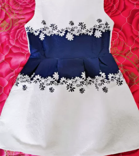 a字无袖修身显瘦蓬蓬裙 裙型：大摆型 组合...