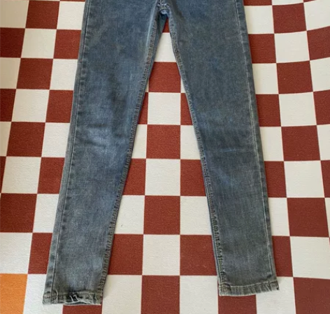 高腰牛仔裤长裤，9新26码，一尺九，裤长9...