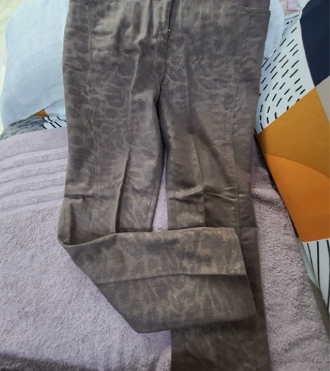 豹纹弹力牛仔裤,腰围80 感兴趣的话点“我...