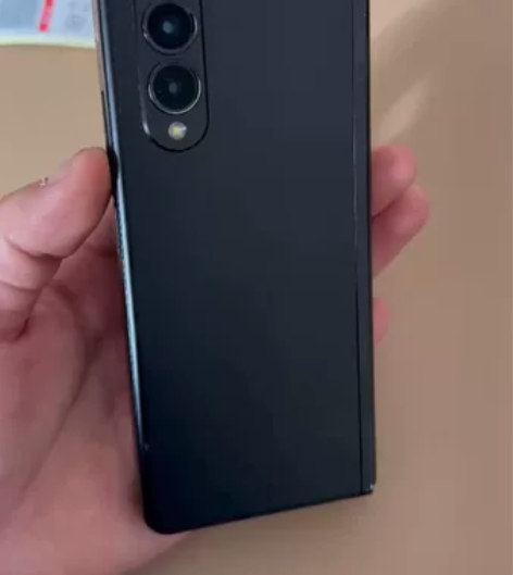 三星Fold3 5G 屏幕显示完美 特价3288