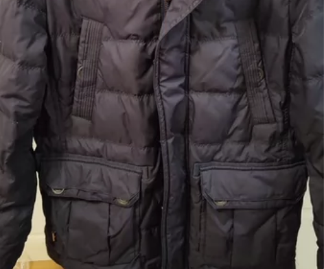 雪伦男士运动风红蓝条羽绒服，藏蓝色，口袋内...