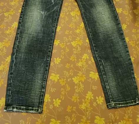 深蓝小脚牛仔裤，九成新，30码，男裤 感兴...