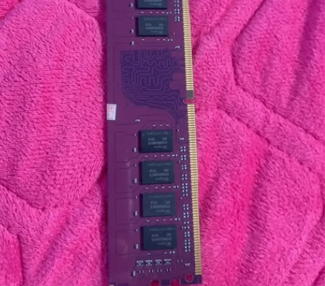 自用威刚万紫千红DDR4内存，16G，没毛...