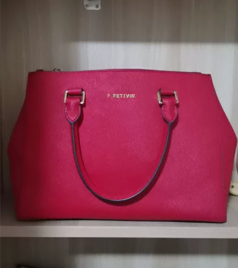 红色手提包，气质款 感兴趣的话点“我想要”...