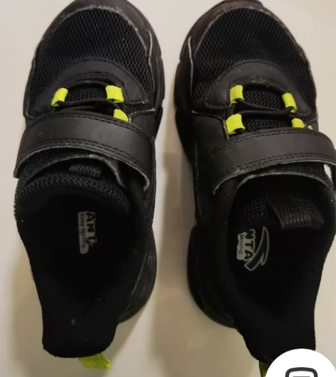 安踏儿童运动鞋 28号 新旧如图（没穿过几...