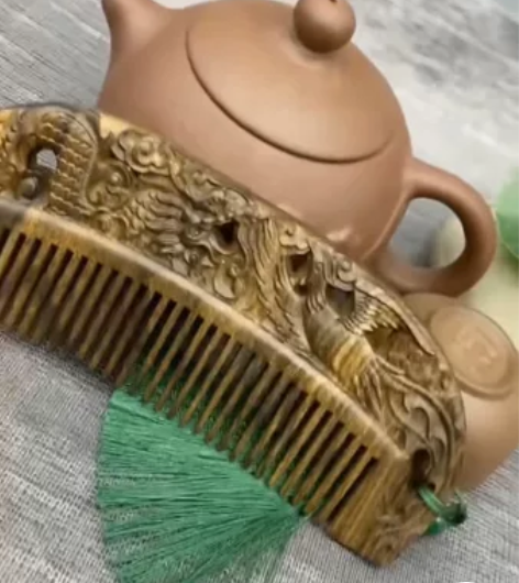 店铺倒闭低价出售 【品名】 龙凤呈祥梳子 ...