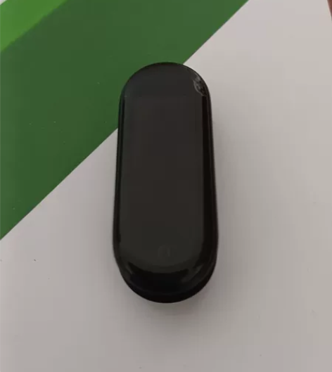 小米手环5，可以正常使用，右上角有点磕碰，...