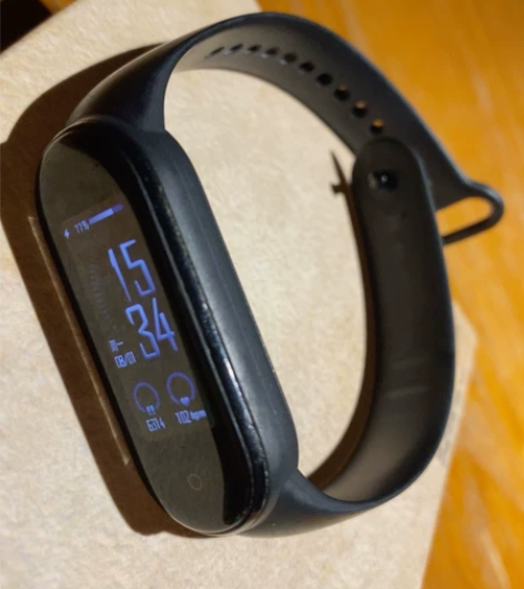 小米手环5 不包邮 自用 正常使用划痕 表...