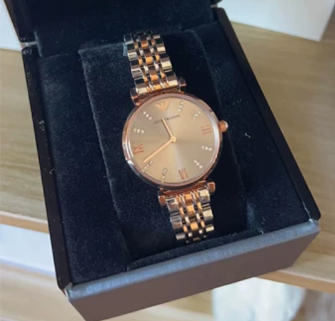 阿玛尼女士手表,全新,镶钻石英腕表 感兴趣...