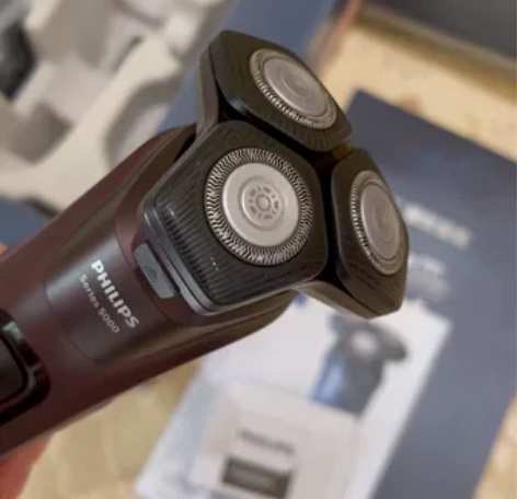 【狂欢价】飞利浦男士电动剃须刀蜂巢5系官方...