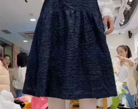 欧色新款宽松褶皱设计A字半身裙大码显瘦大摆...