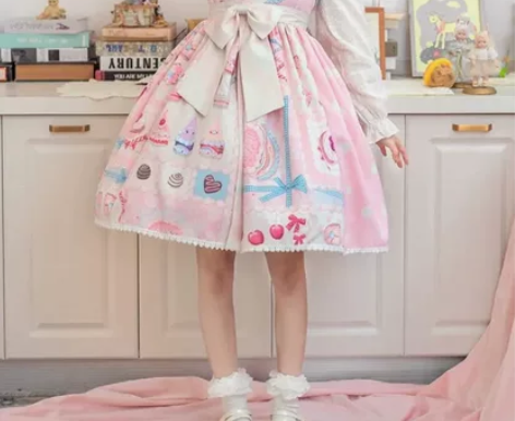 猫芮可家霜糖甜心简单版jsk 衣服除腰部有根线断开 其余地方...