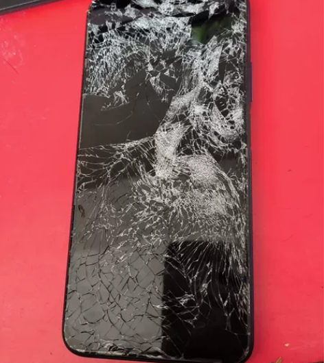 荣耀x9 没修过，这是砸的，电池没了