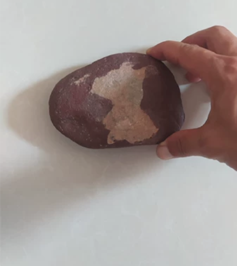 天然奇石，小狗，纯天然形成。 感兴趣的话点...