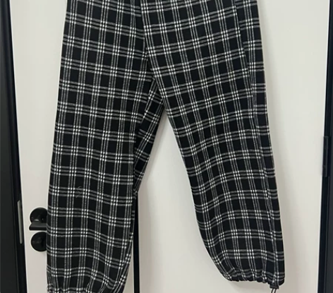 加绒加厚格子裤子，保暖效果很好，没穿过不起...