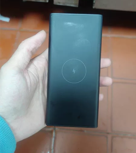 小米一W毫安充电宝，全新的 感兴趣的话点“...