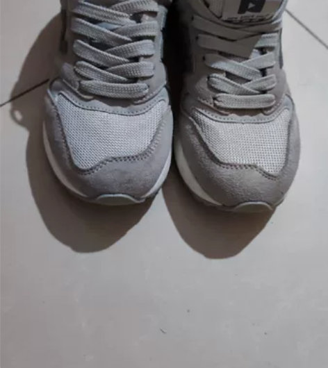 新百伦999火山灰  37码 只在学校穿过...