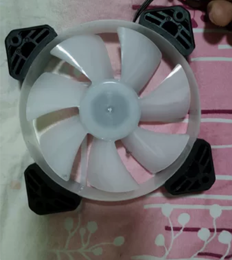七彩虹幻境之眼机箱风扇，6个，光效可以，不是ARGB，自己自...