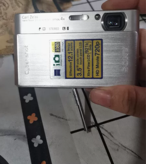 索尼照相机，型号自己看，没有充电器，没充电...