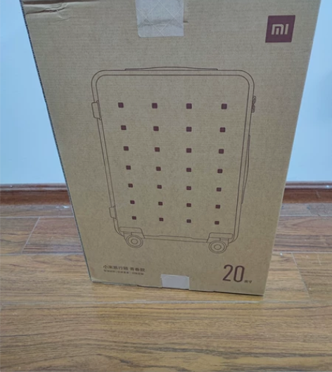 小米青春版旅行箱，黑色20寸。全新未拆封。...