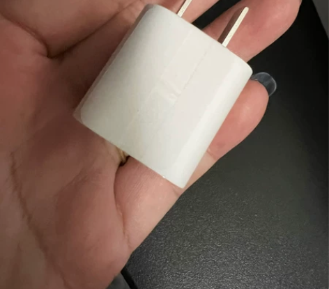 iPhone 原装充电头 全新的 个人闲置...