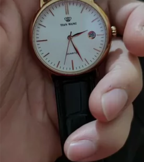 天王手表，石英表，实体店买的，功能全部正常...